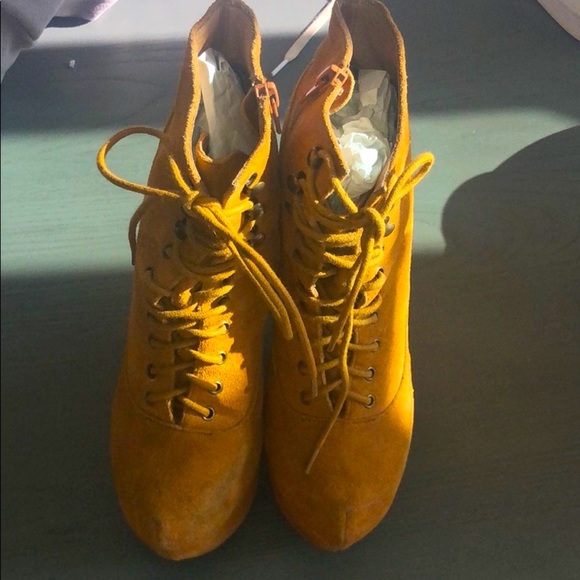 🤍 EUC Jeffrey Campbell Damsel Stacked Side Zip Boots - Picture 5 of 9